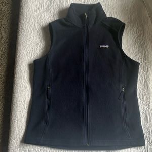 Men’s Patagonia navy zip vest